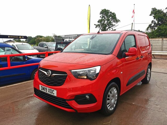Vauxhall Combo 1.6 L1h1 2000 Sportive Ss 101 Bhp Red #1