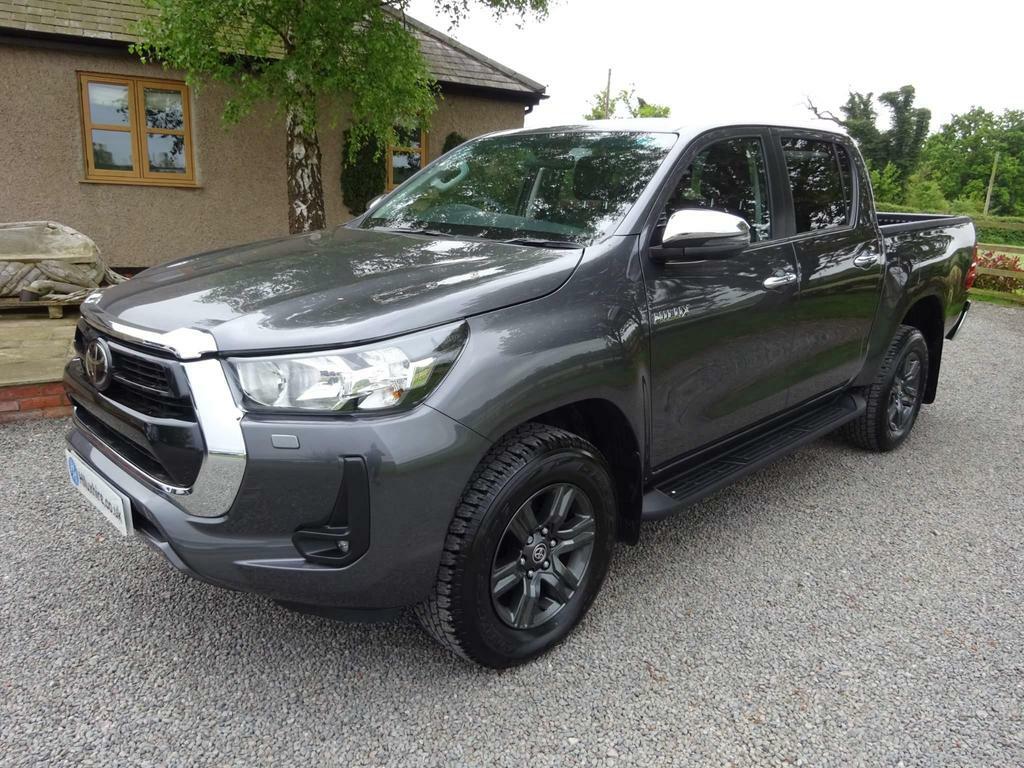 Compare Toyota HILUX 2.4 D-4d Icon Double Cab Pickup 4Wd Euro 6 Ss FD69HJN Grey