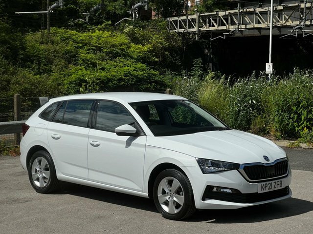 Compare Skoda Scala 1.0 Se Tsi 109 Bhp KP21ZFB White