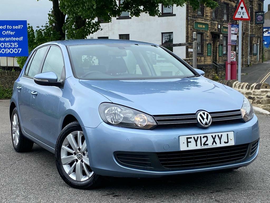 Compare Volkswagen Golf 1.6 Tdi Bluemotion Tech Match Euro 5 Ss FY12XYJ Blue
