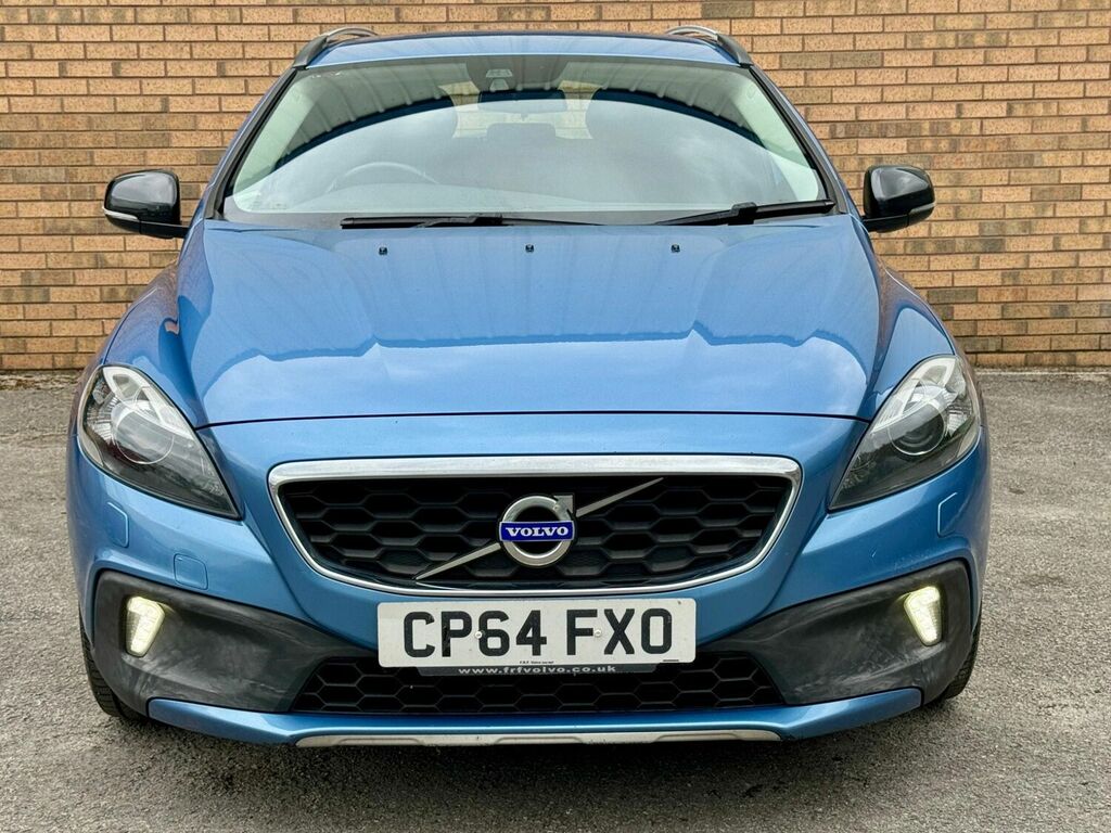 Compare Volvo V40 Cross Country Hatchback CP64FXO Blue