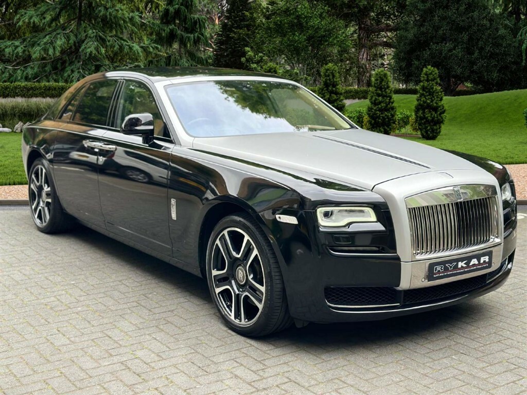 Compare Rolls-Royce Ghost V12 Swb B14EKR Grey