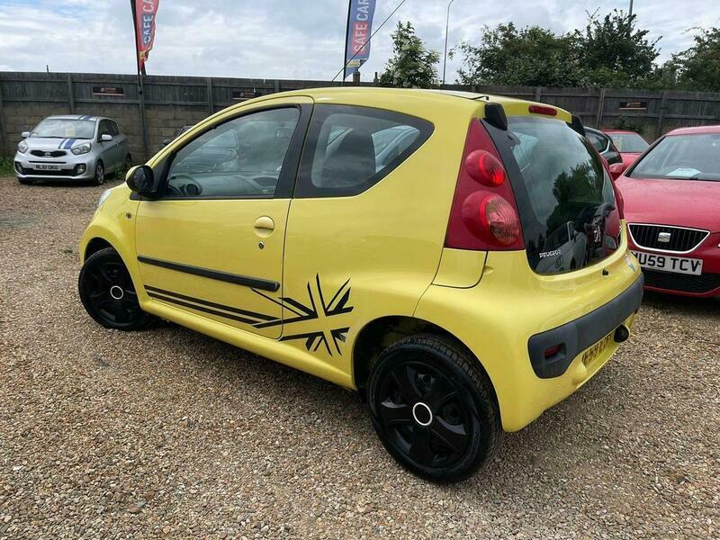 Compare Peugeot 107 1.0 12V Urban 2 VE59EUF Yellow