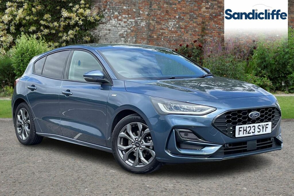 Compare Ford Focus 1.0 Ecoboost St-line FH23SYF 