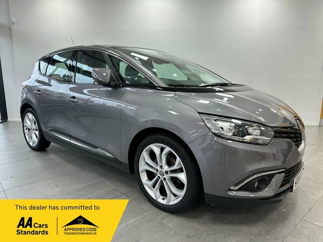 Compare Renault Scenic Iconic Tce 138 BD68DZV Grey