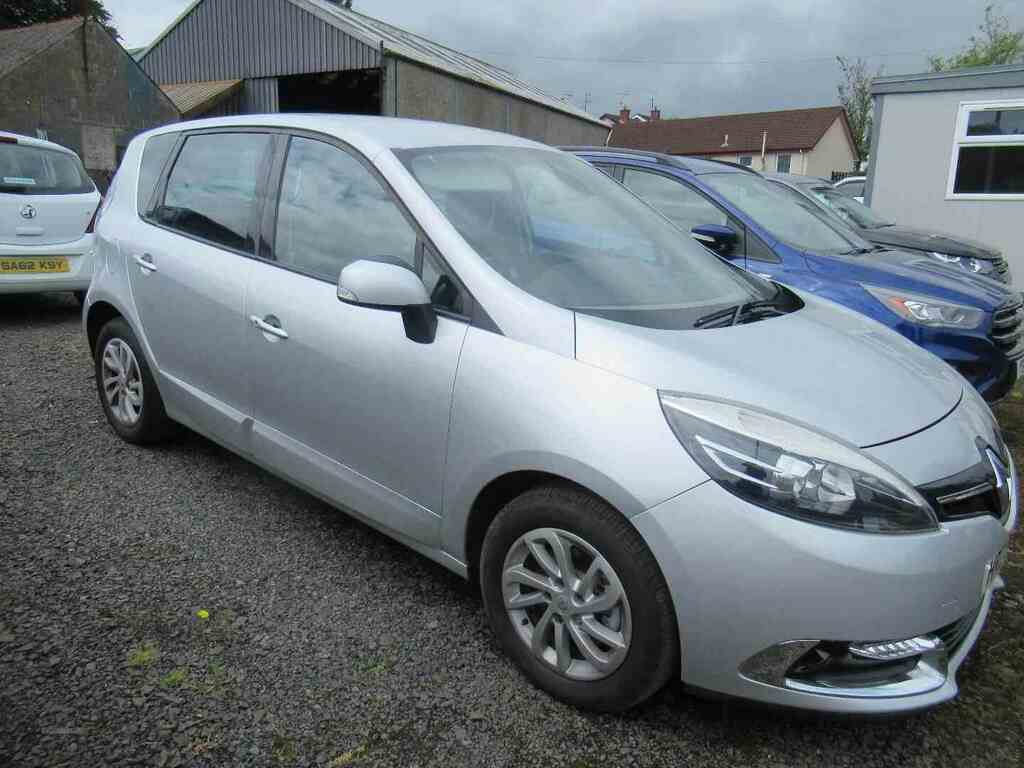 Compare Renault Scenic 1.5 Dci Dynamique Tomtom Energy Start Stop HRZ9137 