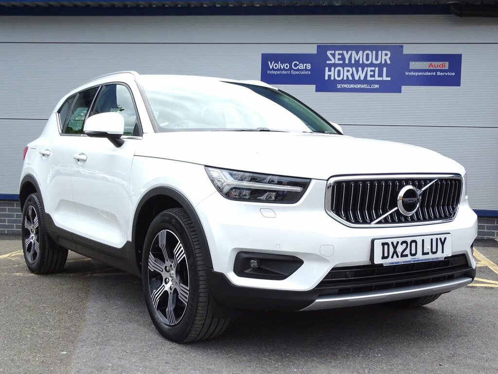 Compare Volvo XC40 D3 Inscription Awd DX20LUY White