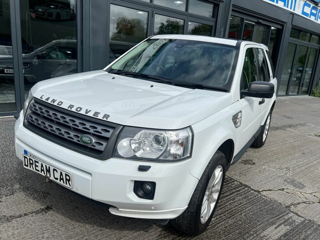 Compare Land Rover Freelander 2 4X4 2.2 Td4 Hse 4Wd Euro 5 Ss 201212 HY12UCT White