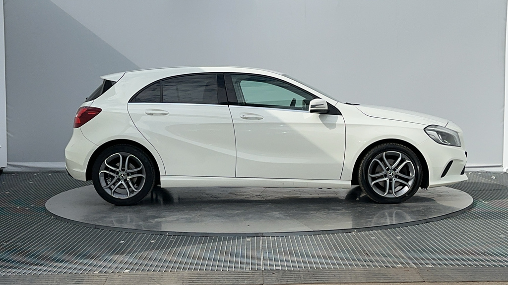 Compare Mercedes-Benz A Class 2.1 A200d Sport Edition Hatchback Manua OV18LFH White