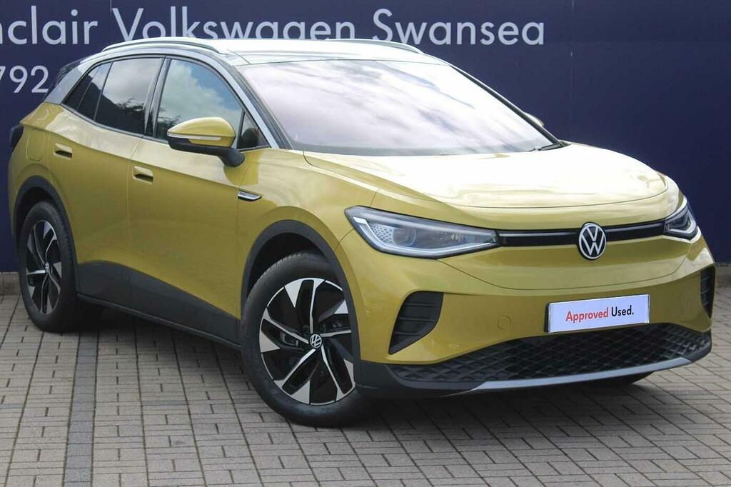 Compare Volkswagen ID.4 150Kw Family Pro Performance 77Kwh CV71WTO Yellow