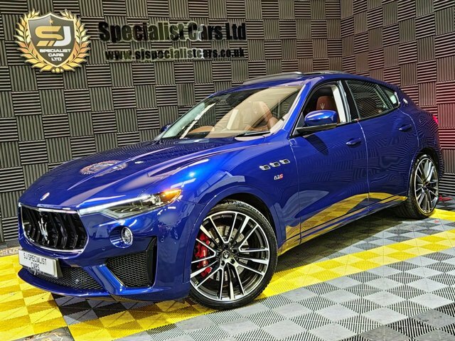 Compare Maserati Levante Estate FD20RYJ Blue