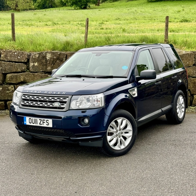 Compare Land Rover Freelander 2.2 Td4 Xs OU11ZFS Blue