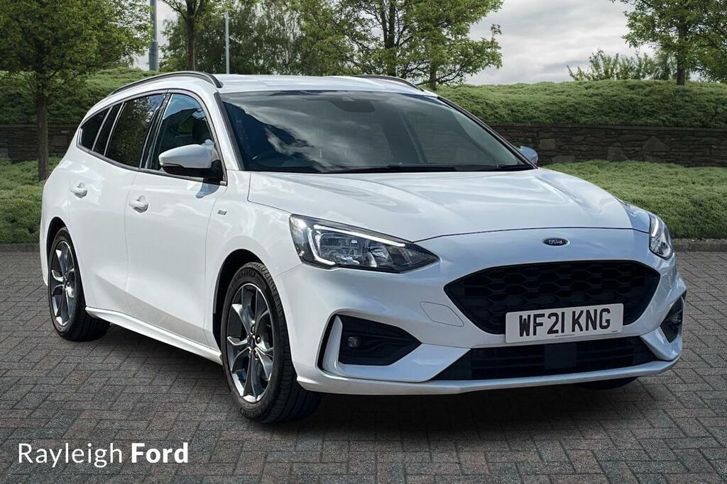 Compare Ford Focus 1.0 Ecoboost Hybrid Mhev 125 St-line Edition WF21KNG White