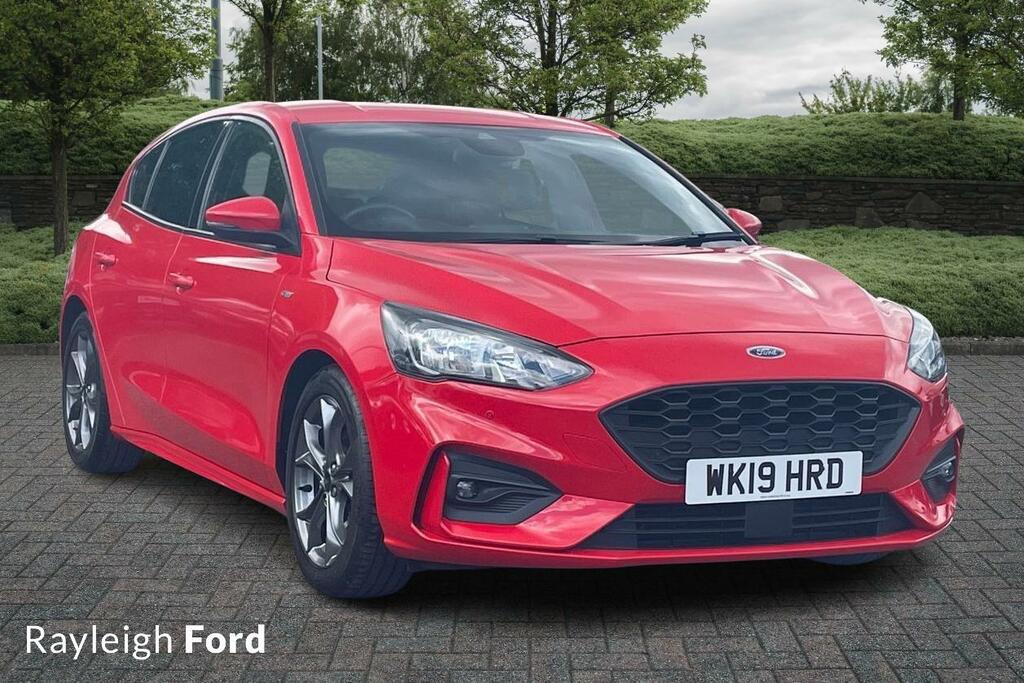 Compare Ford Focus St-line WK19HRD Red