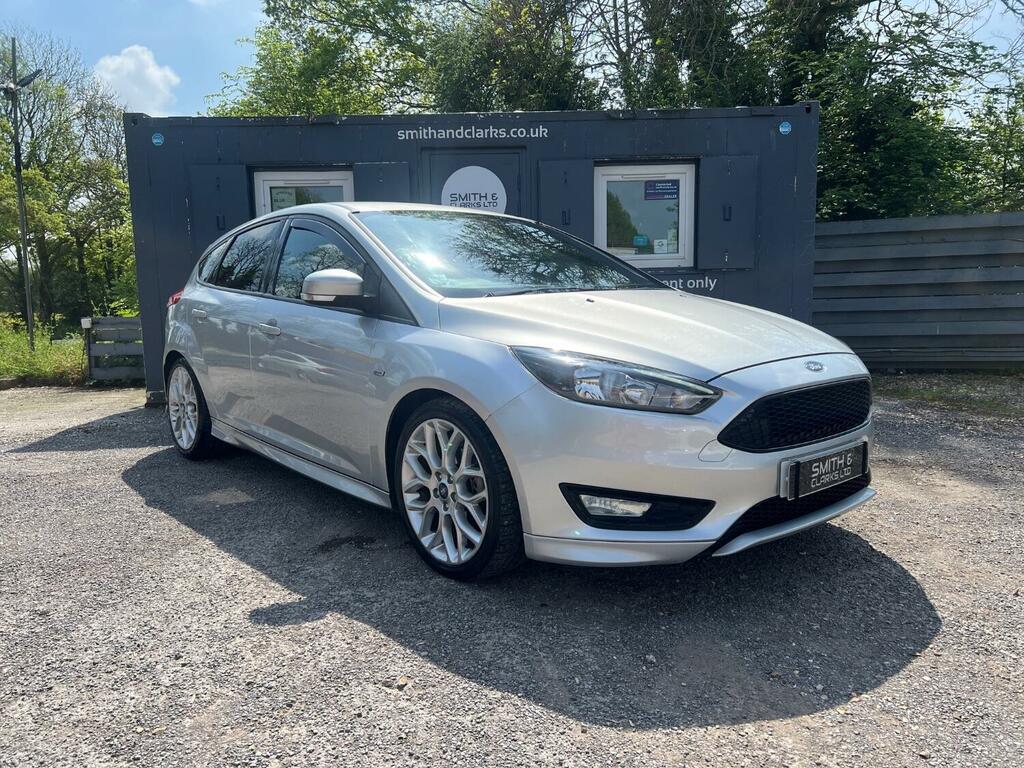 Compare Ford Focus Hatchback 1.5 St-line Tdci 201666 CK66NSO Silver