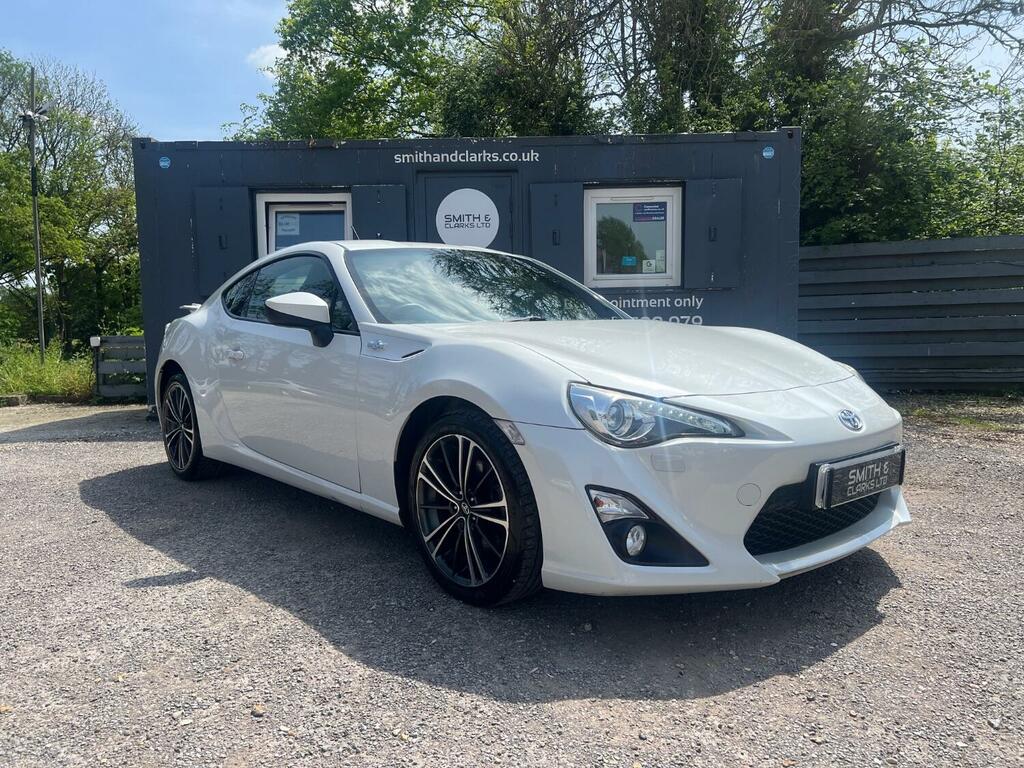 Toyota GT86 Coupe 2.0 Boxer D-4s 201262 White #1