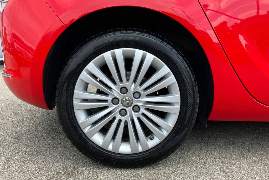 Compare Vauxhall Astra 1.4I 16V Excite FG65YHK Red