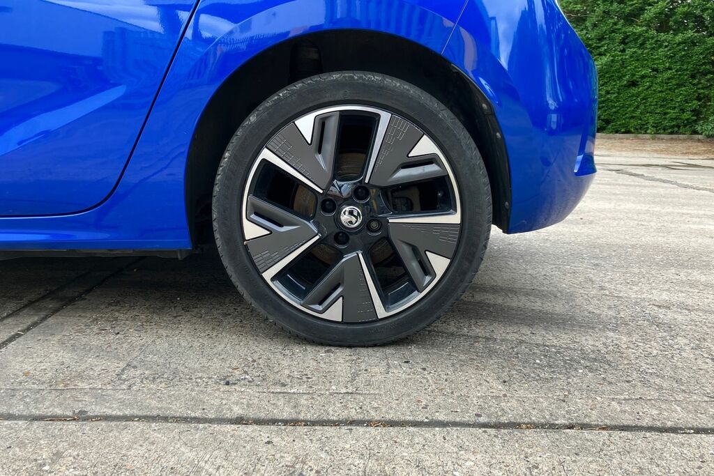 Compare Vauxhall Corsa-e 100Kw Elite Nav Premium 50Kwh 11Kwch DV21BYG Blue