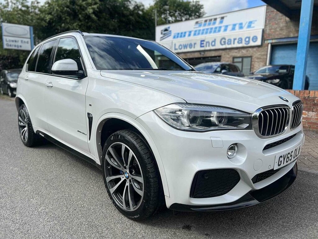 Compare BMW X5 Xdrive30d M Sport GY65OLW White