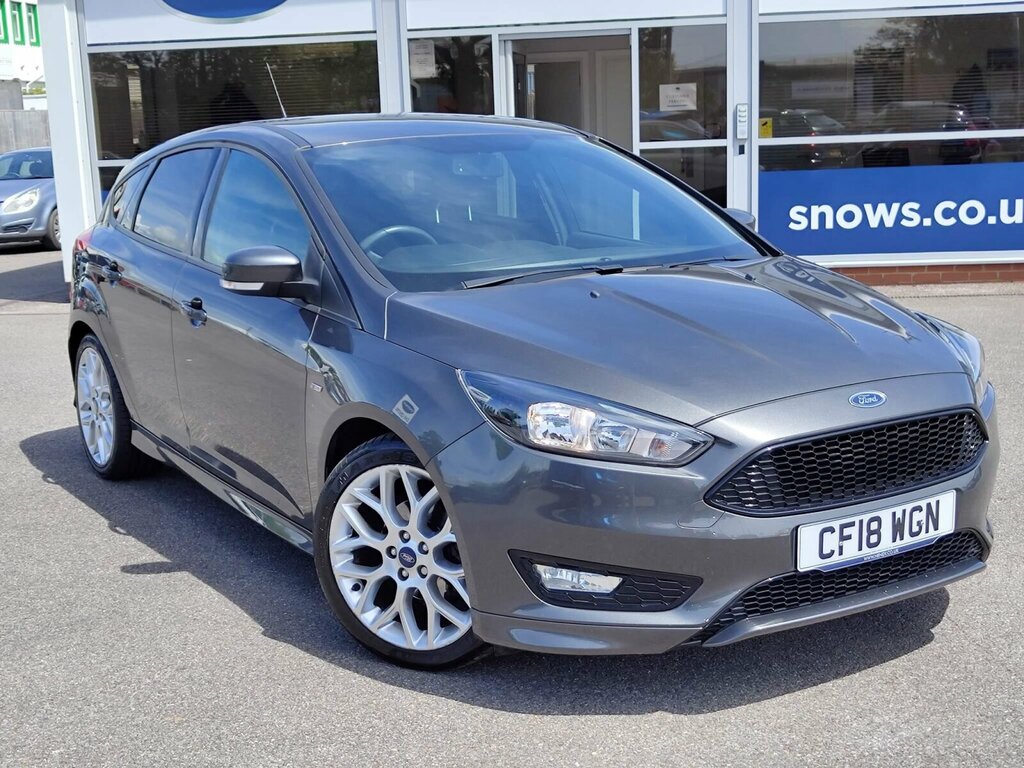 Compare Ford Focus 1.0T Ecoboost St-line Euro 6 Ss CF18WGN Grey