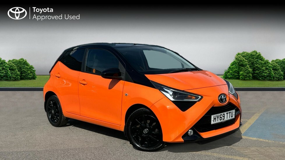 Compare Toyota Aygo 1.0 Vvt-i X-cite Euro 6 HY69TTU Orange