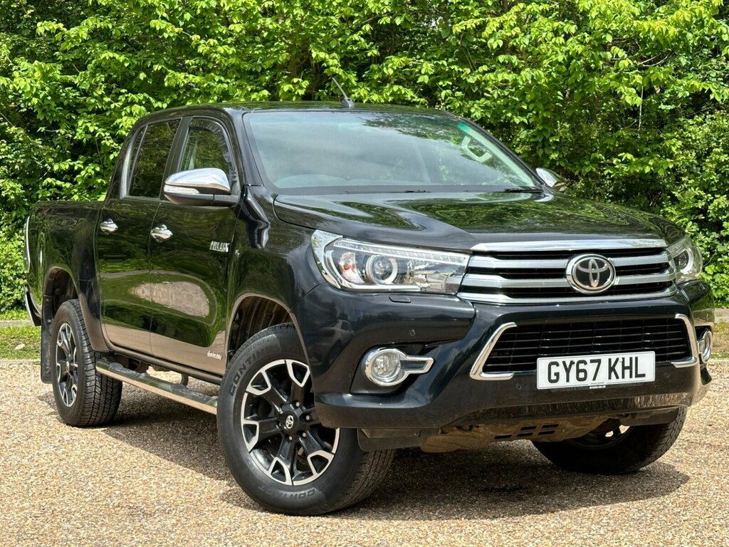 Compare Toyota HILUX 2.4 D-4d Invincible X 4Wd Euro 6 Tss, 3. GY67KHL Black