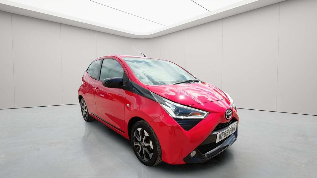 Compare Toyota Aygo X 1.0 Vvt-i X-trend Euro 6 WF69FWH Red