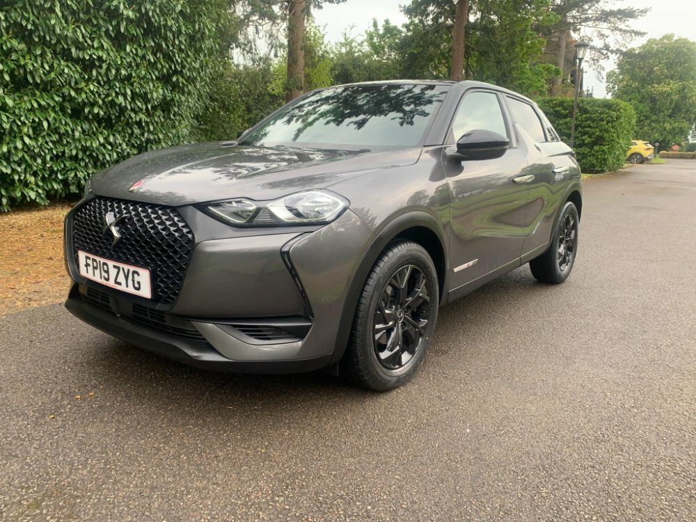 Compare DS DS 3 Crossback 1.2 Puretech Performance Line Crossback Euro 6 S FP19ZYG Grey
