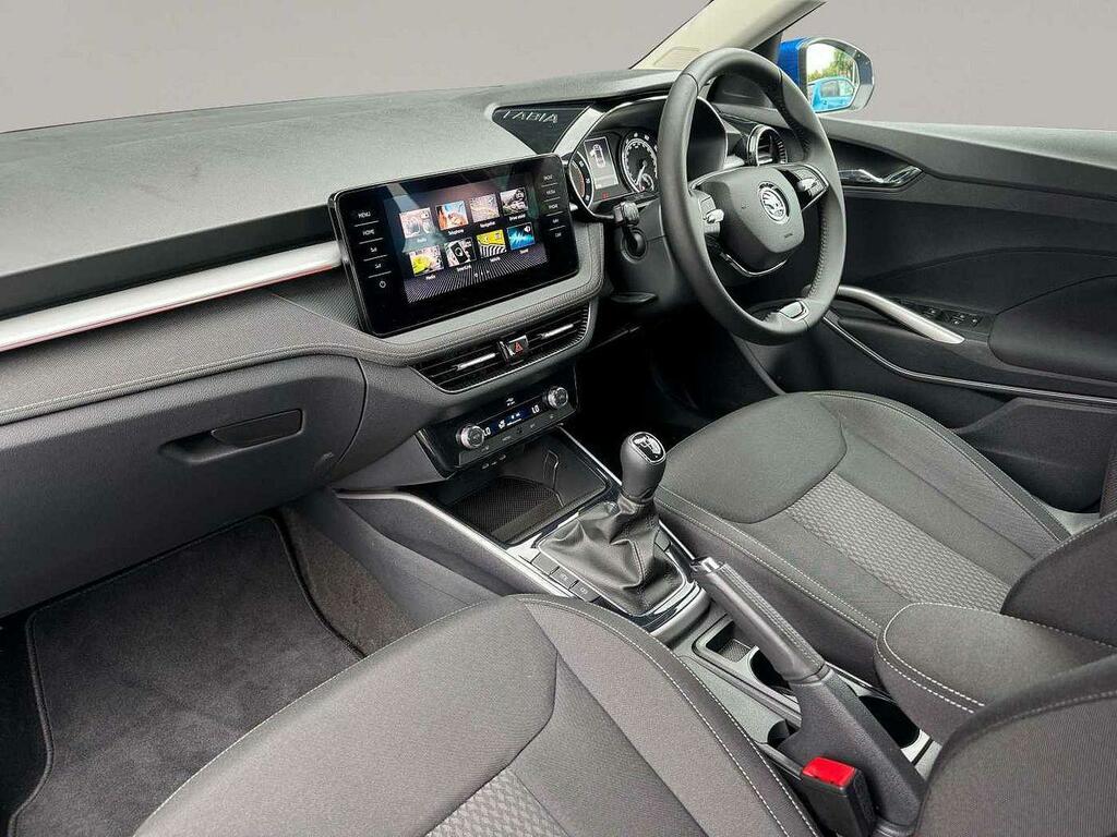 Compare Skoda Fabia 1.0 Tsi 110Ps Se L 5-Dr Hatchback KJ23TWD Blue