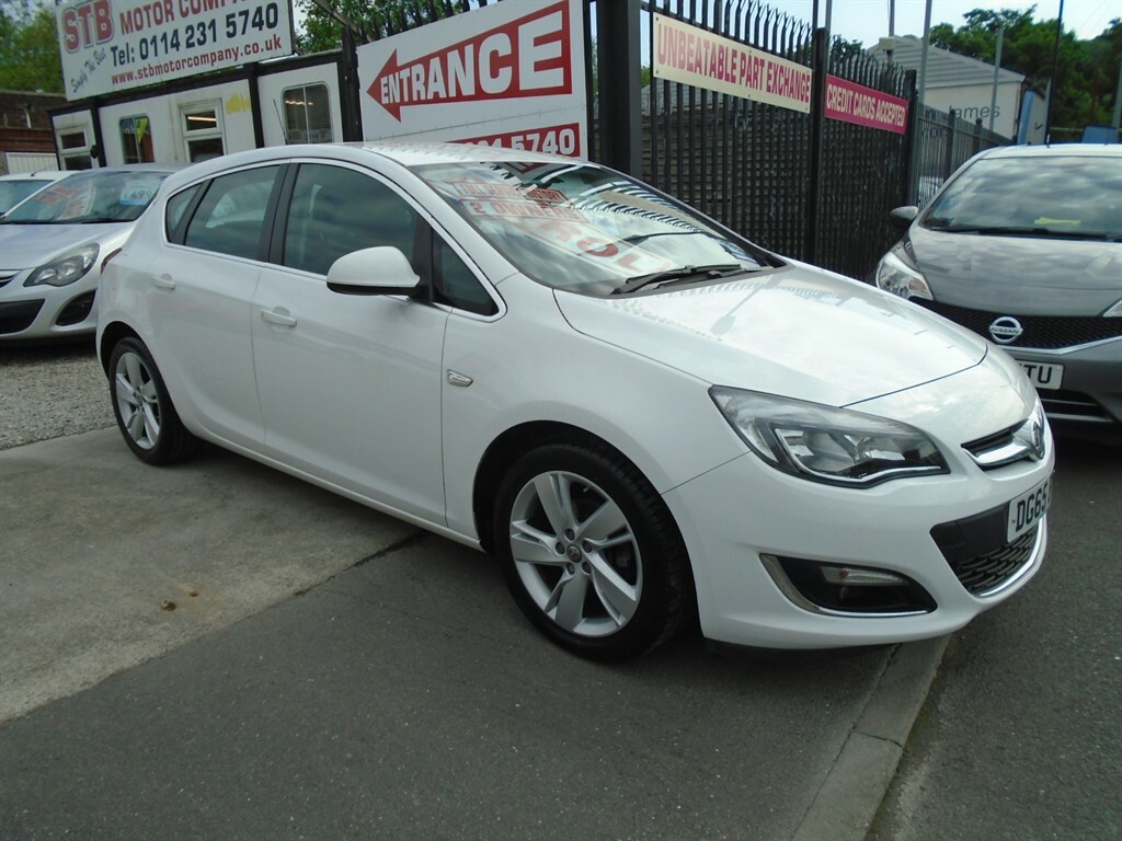Compare Vauxhall Astra Sri Used DG65BYJ White