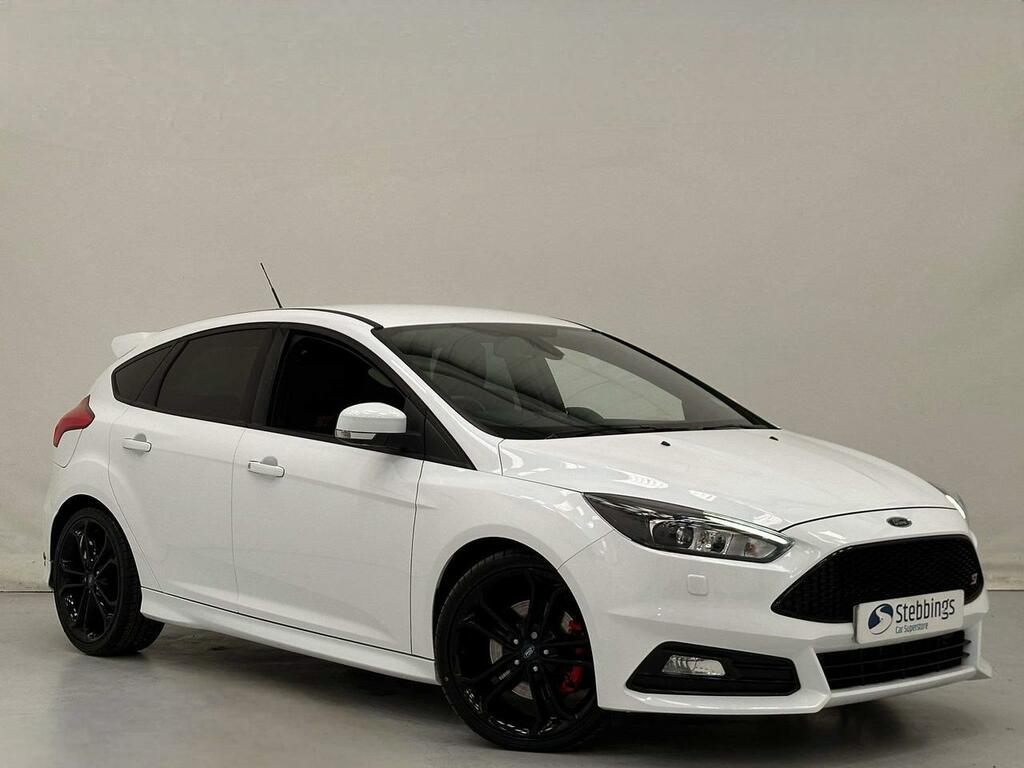 Compare Ford Focus 2.0T Ecoboost St-3 Euro 6 Ss EP16LCC 