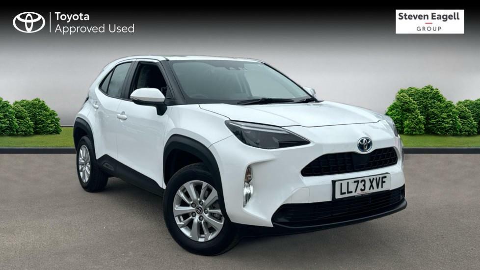 Compare Toyota Yaris Cross 1.5 Vvt-h Icon E-cvt Euro 6 Ss LL73XVF White