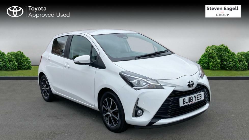 Compare Toyota Yaris 1.5 Vvt-i Icon Tech Euro 6 BJ18YEB White