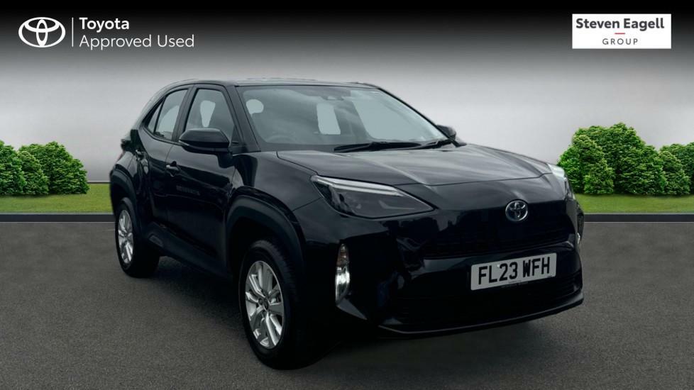 Compare Toyota Yaris Cross 1.5 Vvt-h Icon E-cvt Euro 6 Ss FL23WFH Black