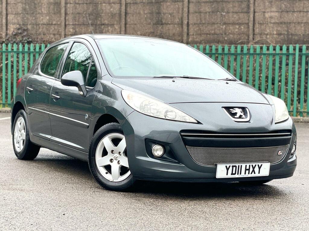 Compare Peugeot 207 Hatchback 1.4 Hdi Envy 201111 YD11HXY Grey