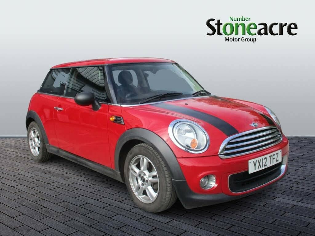 Compare Mini Hatch 1.6 One Steptronic Euro 5 YX12TFZ Red