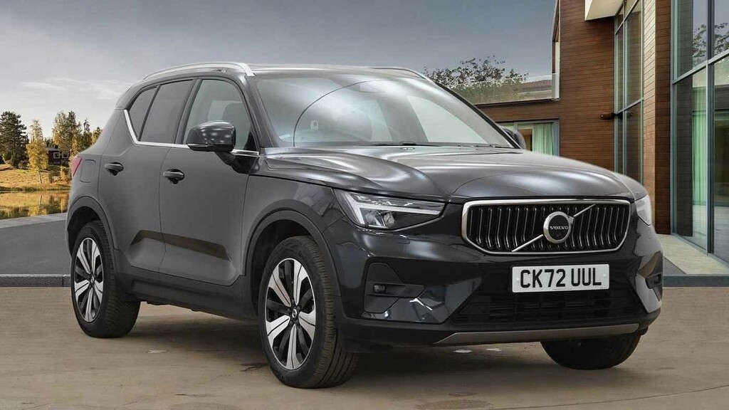 Compare Volvo XC40 1.5H T5 Recharge 10.7Kwh Ultimate Dark Suv CK72UUL Black