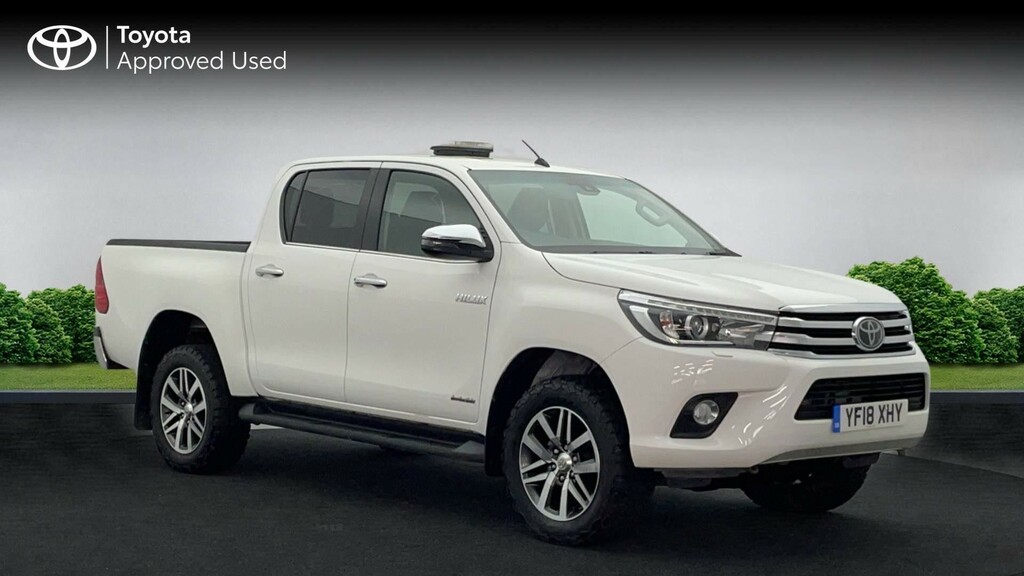 Compare Toyota HILUX 2.4 D-4d Invincible 4Wd Euro 6 Ss YF18XHY White