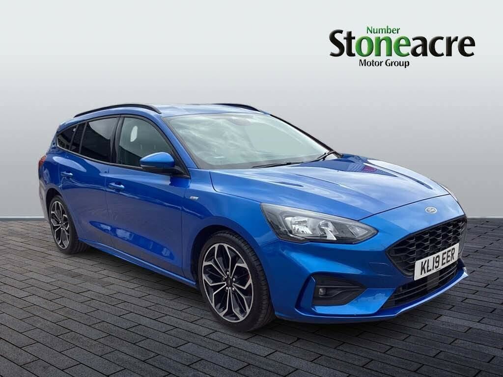 Compare Ford Focus St-line X KL19EER Blue