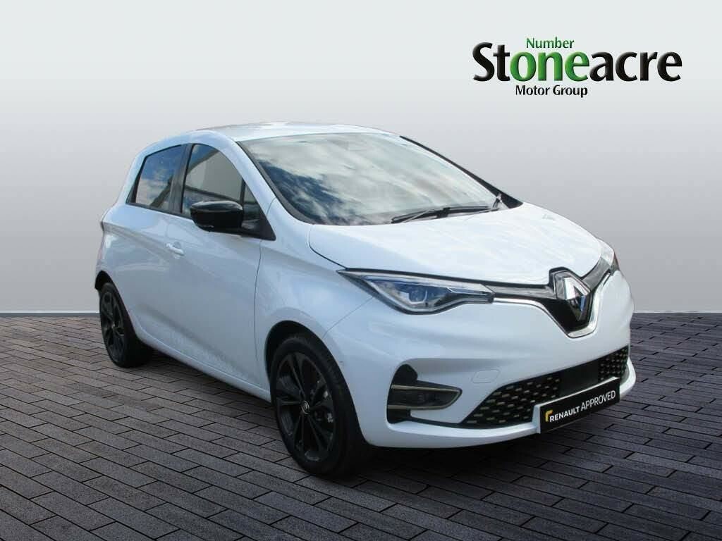 Compare Renault Zoe 100Kw Iconic R135 50Kwh Boost Charge YS73WNG White