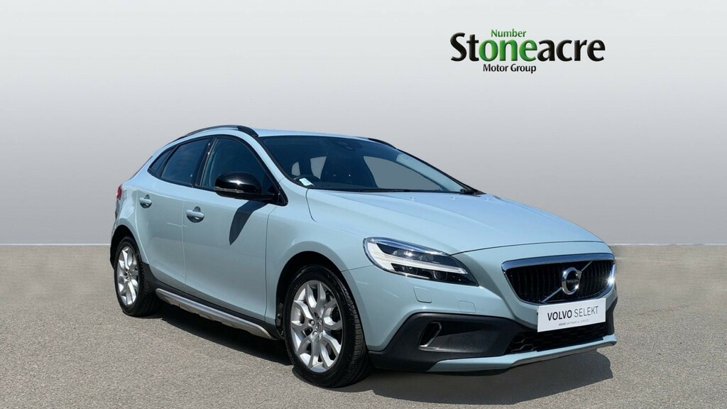 Compare Volvo V40 Cross Country 2.0 D2 Pro Euro 6 Ss YX17NBE Blue