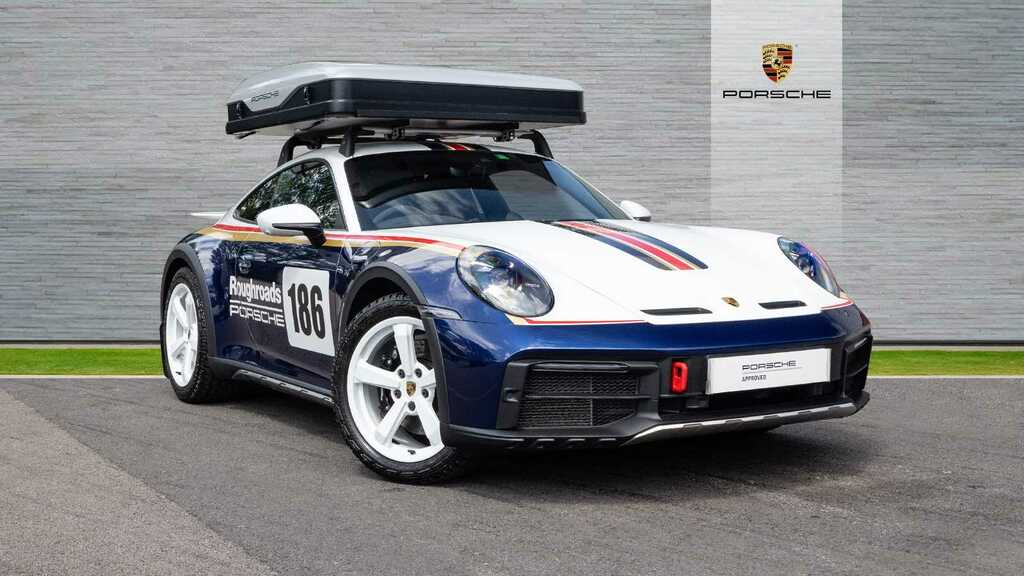 Compare Porsche 911 Dakar 4 S-a MF73EZR Red