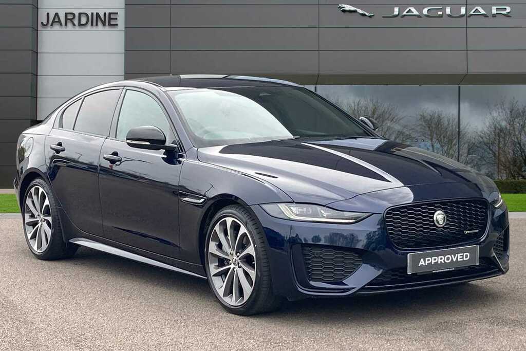 Compare Jaguar XE 2.0 D200 R-dynamic Se Black KM24JJF Blue