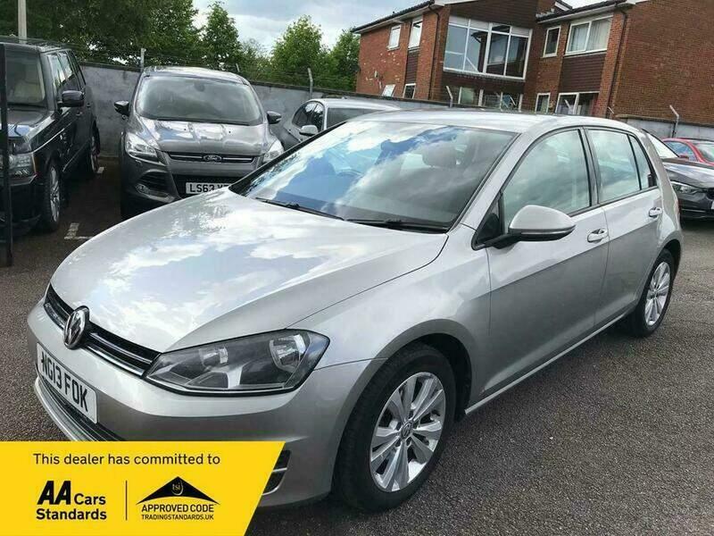 Compare Volkswagen Golf 1.6 Tdi Bluemotion Tech NG13FOK Silver