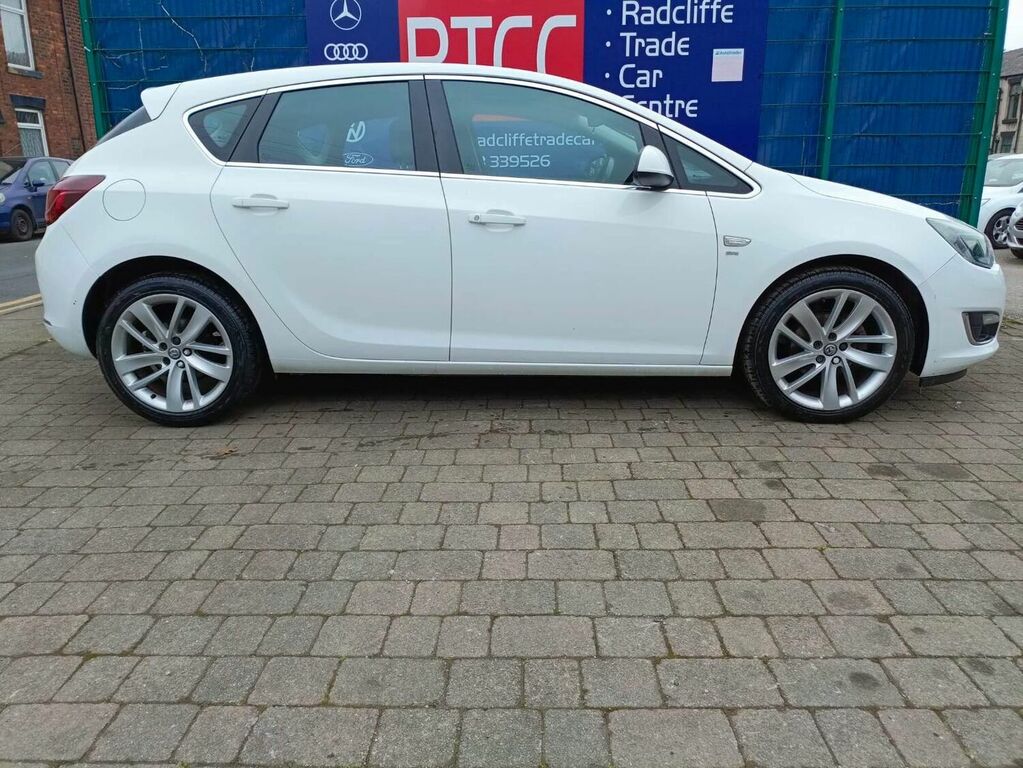 Compare Vauxhall Astra Hatchback 1.4T 16V Sri Euro 5 201414 LM14UTE White