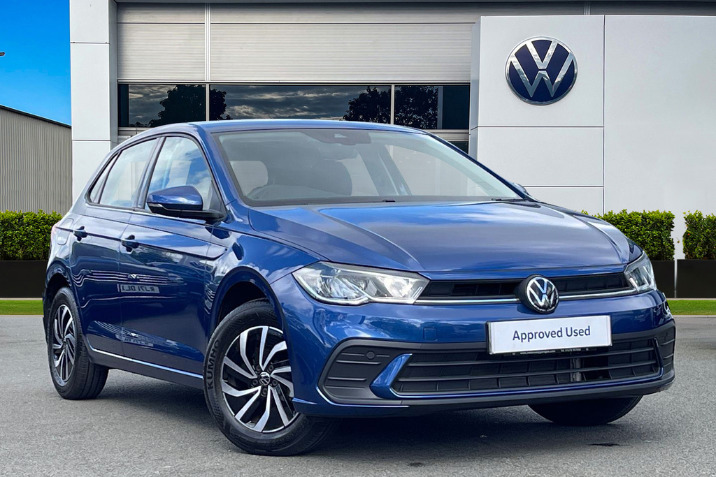 Compare Volkswagen Polo Mk6 Facelift 2021 1.0 80Ps Life DA73STX Blue