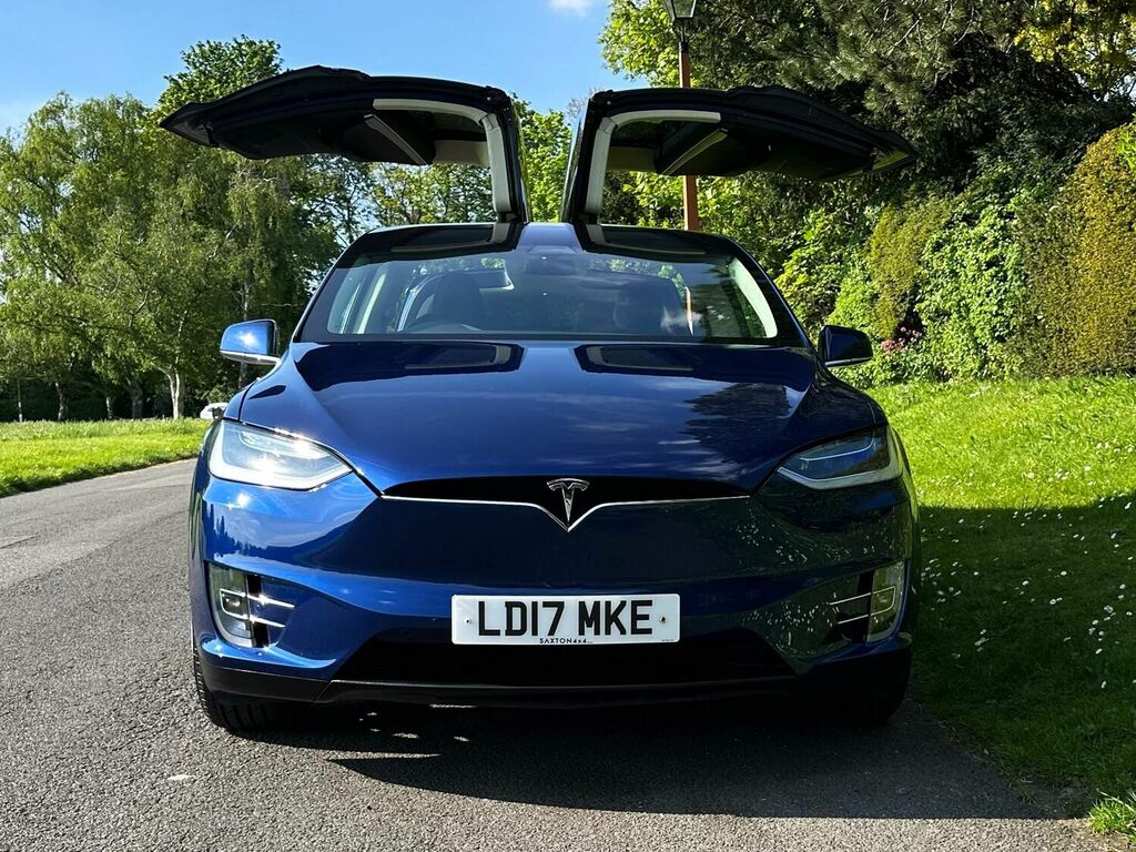 Compare Tesla Model X 4X4 90D Dual Motor Executive Edition 4Wde 5 LD17MKE Blue