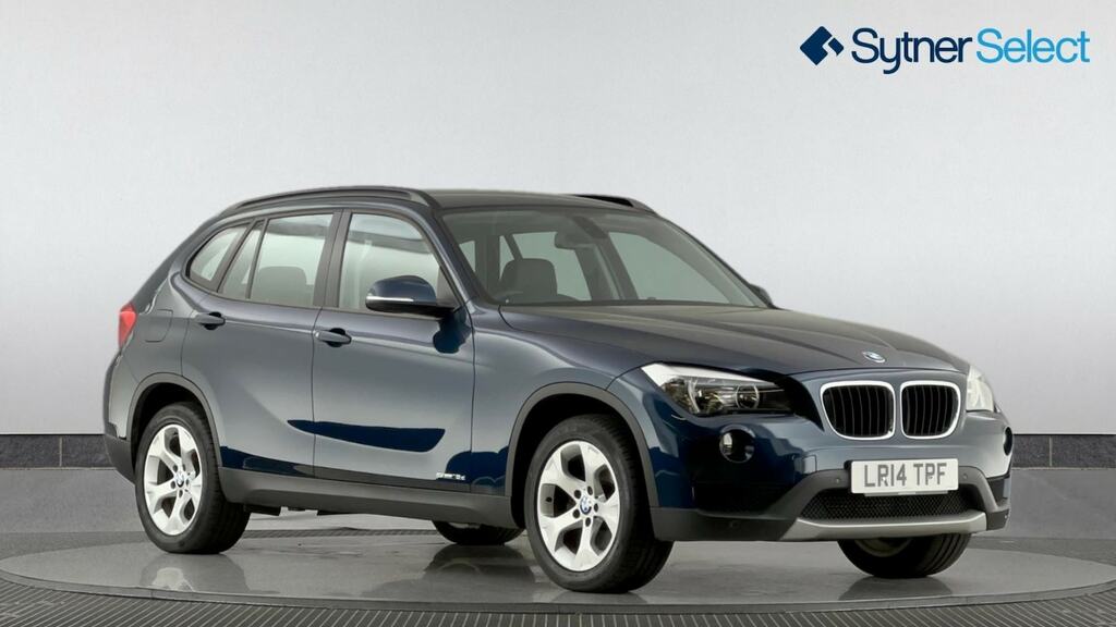 Compare BMW X1 Sdrive 18D Se LR14TPF Blue