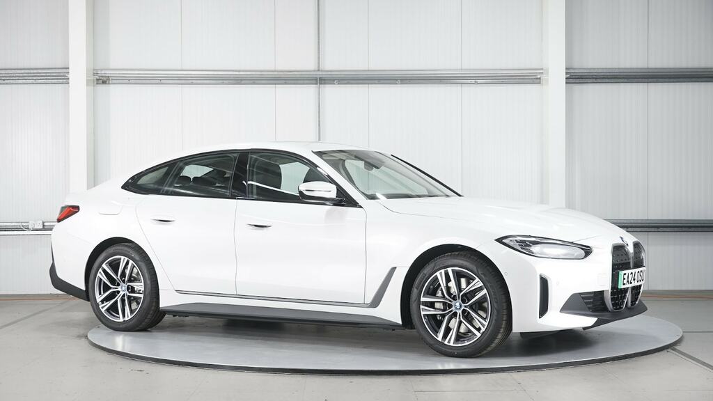 Compare BMW i4 I4 Edition Edrive 35 Sport EA24OSU White