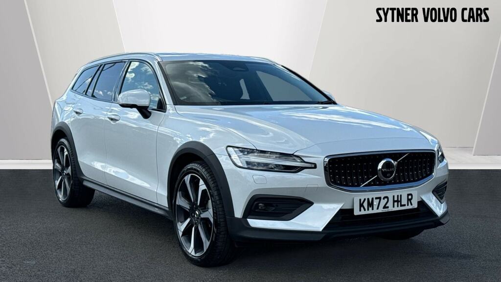 Compare Volvo V60 Cross Country 2.0 B5p Cross Country Ultimate Awd KM72HLR White